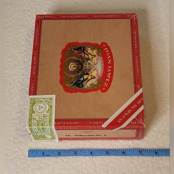 Empty Cigar Box - Picture 5 of 9